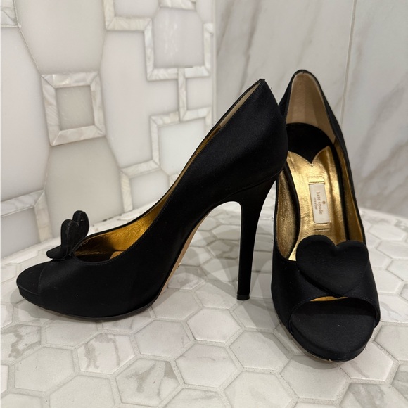 Kate Spade Collana Black Satin Peep-Toe Heels with heart detail. Size 9.5 B - Picture 2 of 12